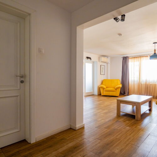 Apartament superior cu vedere spre mare cu 2 camere pentru 3 pers.