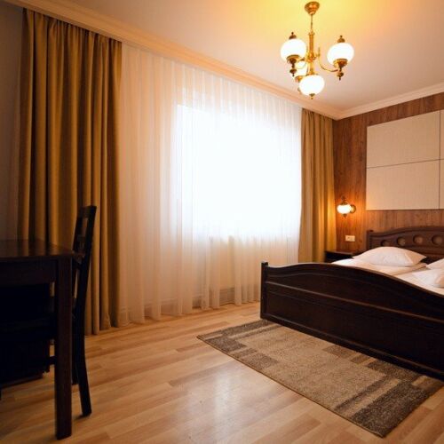 Camera dubla standard la etaj