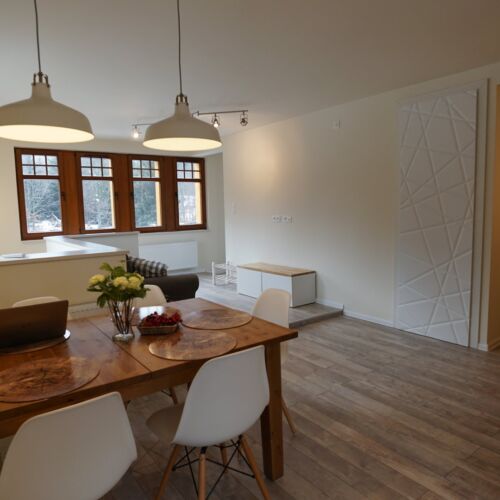 Apartament standard Plus cu aer conditionat cu 4 camere pentru 8 pers.