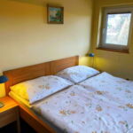 Apartment for 4 Persons with Shower and Shared Kitchenette (extra bed available)