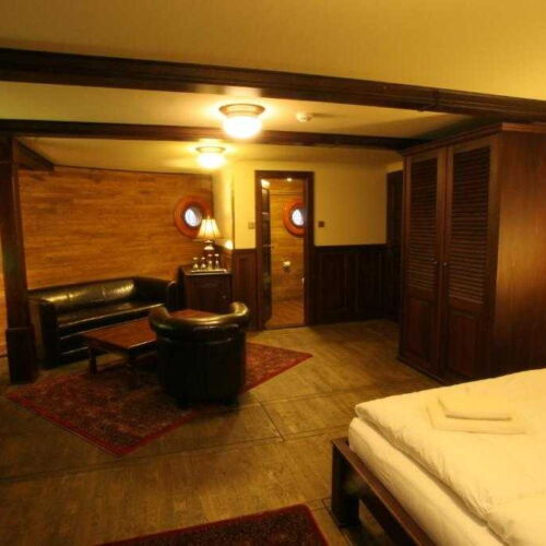 Junior Double Room (extra bed available)