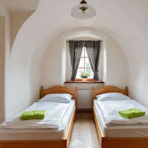 Zweibettzimmer mit Dusche