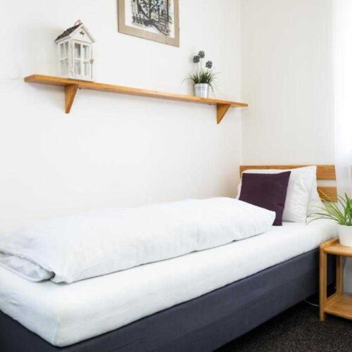 Single Room with Shower (extra bed available)