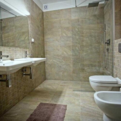 Apartament cu duș cu bucătărie proprie pentru 5 pers.