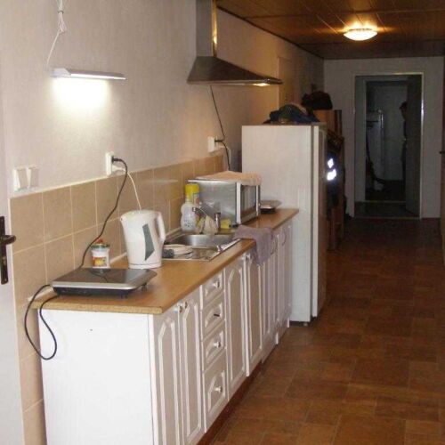 Pokoj se sprchou s privátní koupelnou mimo apartmán pro 4 os.