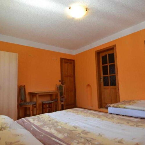 Pokoj se sprchou  pro 3 os.