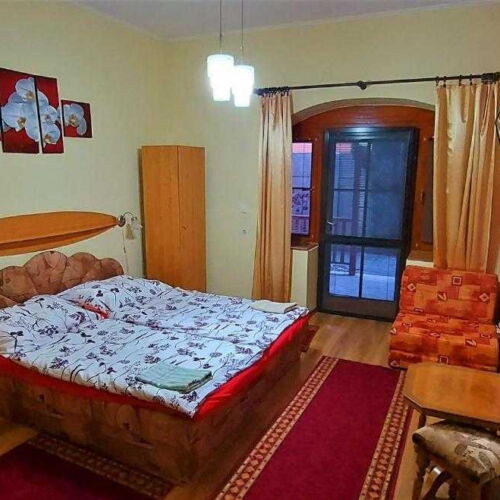 Twin Room with Shower and Kitchenette