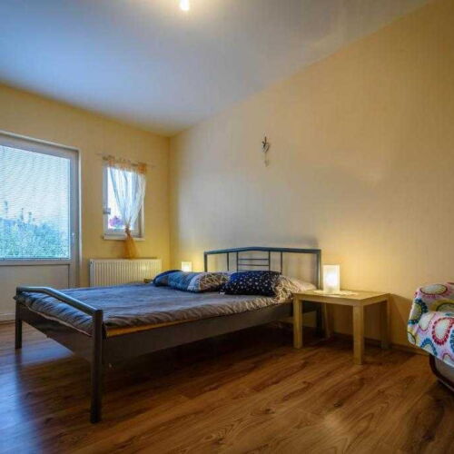 6 Person Room with Shower and Kitchenette