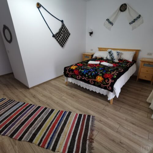 Camera dubla cu balcon (se poate solicita pat suplimentar)