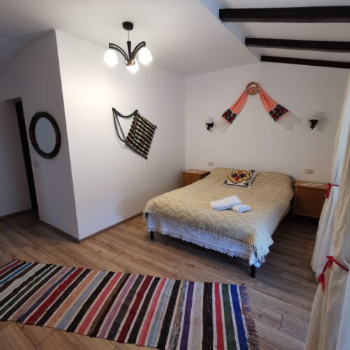 Camera dubla cu balcon (se poate solicita pat suplimentar)