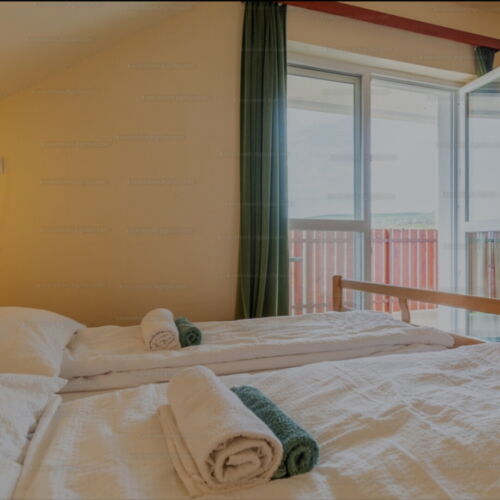 Casă de vacanță pentru 17 pers. (se inchirieaza doar integral)