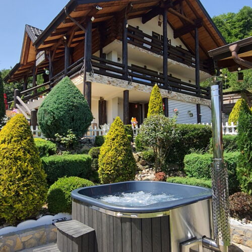 Family Roubenka (jako celek) s terasou pro 11 os.