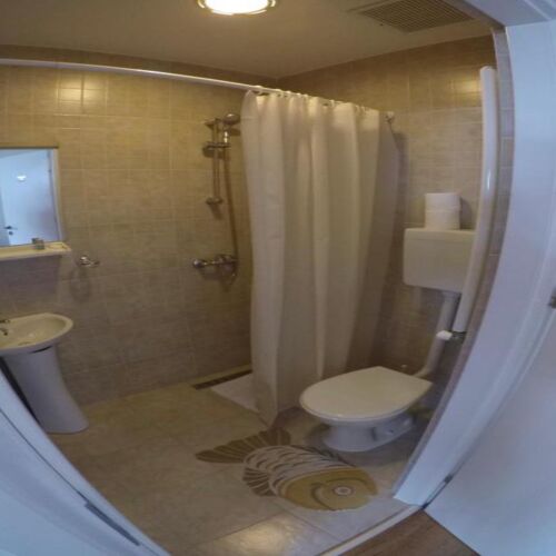 Doppelzimmer mit Badezimmer