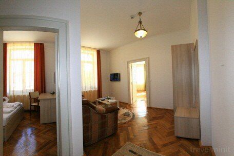 Apartament cu baie cu vedere spre cetate cu 2 camere pentru 4 pers. (se poate solicita pat suplimentar)