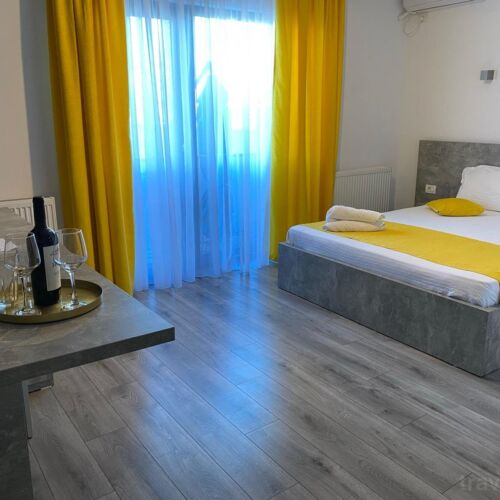 Pokoj s manželskou postelí