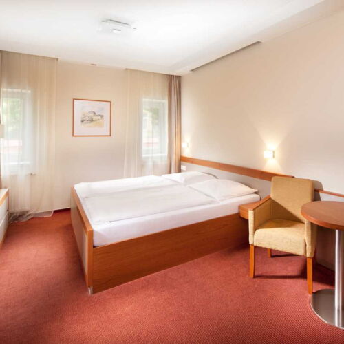 Pokój 2-osobowy Standard z prysznicem (możliwa dostawka)