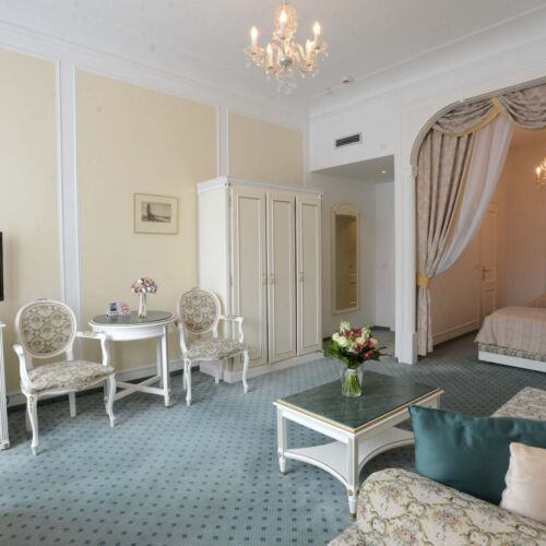 Camera twin junior cu baie (se poate solicita pat suplimentar)