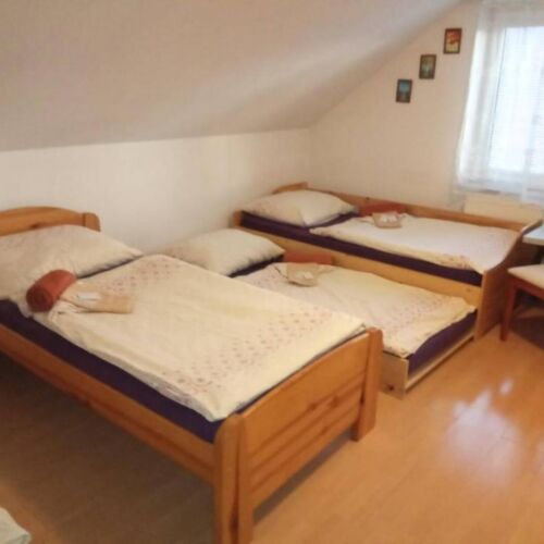 Pokoj pro 3 os. na poschodí v podkroví (s možností přistýlky)