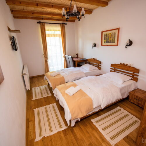 Casă de vacanță pentru 15 pers. (se inchirieaza doar integral)