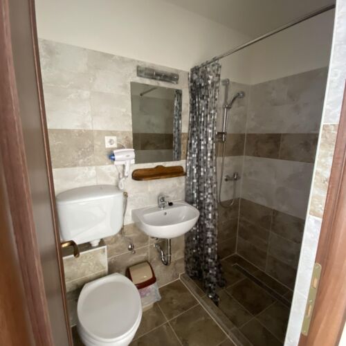 Camera dubla la etaj