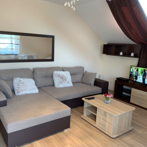 Apartament la etaj cu balcon cu 4 camere pentru 12 pers.