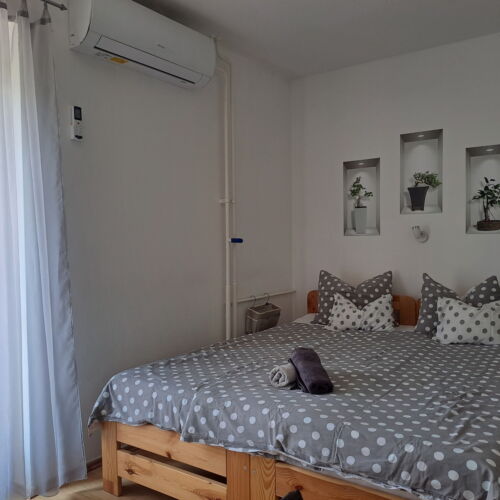 Apartament 2-osobowy z klimatyzacją z aneksem kuchennym z 1 pomieszczeniem sypialnianym