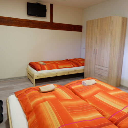 Pokoj se sprchou s vlastní kuchyňkou pro 3 os.