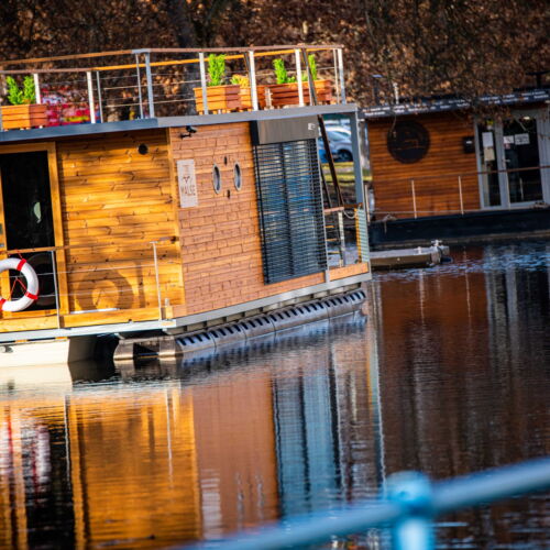 Apartament 4-osobowy z tarasem z widokiem na rzekę z 2 pomieszczeniami sypialnianymi