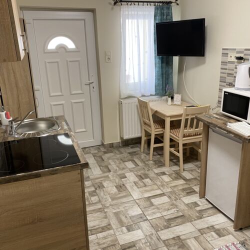 Apartament 2-osobowy na parterze z widokiem na dziedziniec z 1 pomieszczeniem sypialnianym