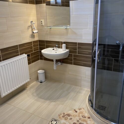 Apartament 3-osobowy na parterze z widokiem na ogród z 1 pomieszczeniem sypialnianym