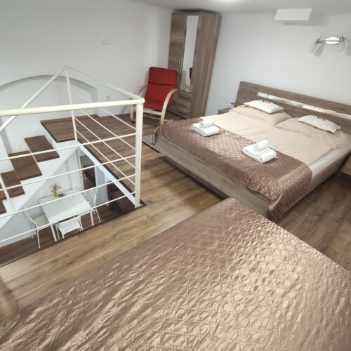 Apartament cu aer condiționat cu duș cu 2 camere pentru 5 pers.
