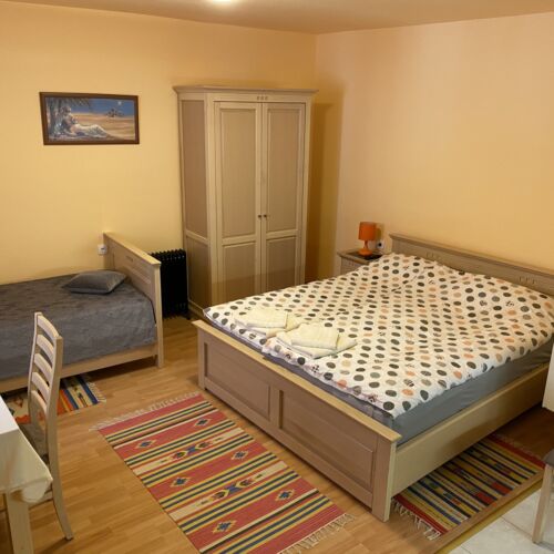 Apartament romantică la parter cu 1 camera pentru 3 pers.