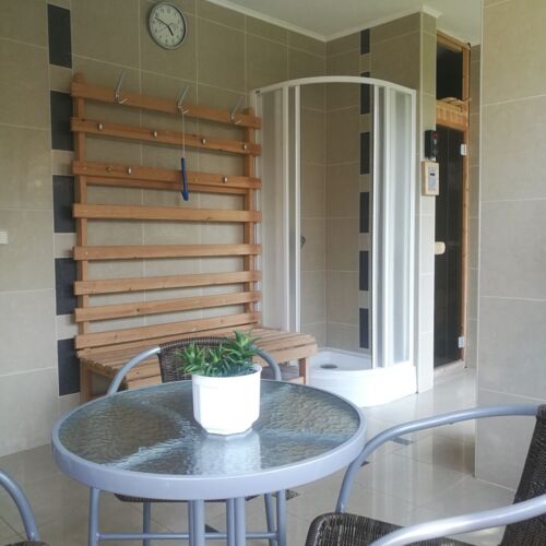 Apartament 6-osobowy Deluxe z widokiem na jezioro z 3 pomieszczeniami sypialnianymi (możliwa dostawka)