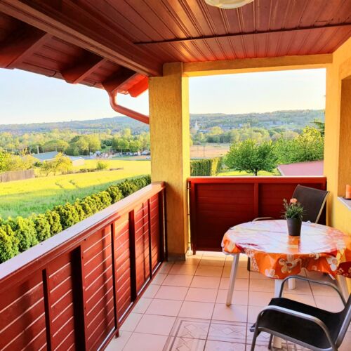 1-Room Balcony Apartment for 2 Persons with Kitchenette (extra bed available)