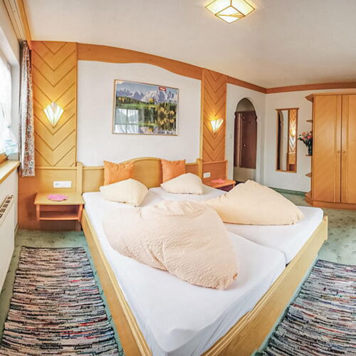 Apartament pentru 4 pers. (se inchirieaza doar integral)