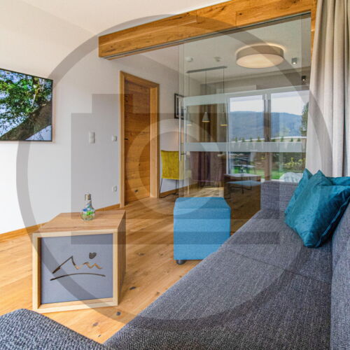 Apartament pentru 4 pers. (se inchirieaza doar integral)