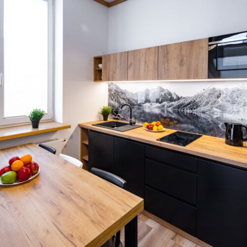 Apartament 6-osobowy z tarasem z aneksem kuchennym z 3 pomieszczeniami sypialnianymi