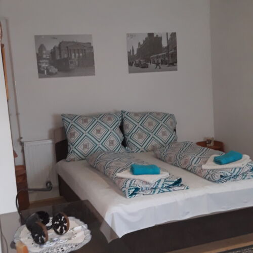 Whole House Ground Floor Farmhouse for 4 Persons (extra bed available)