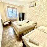 Upstairs 2-Room Balcony Apartment for 7 Persons