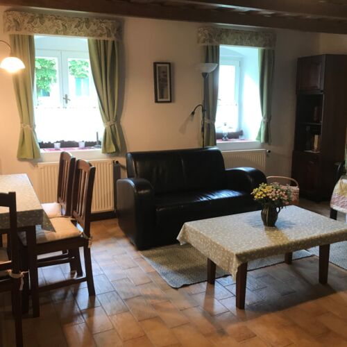 Apartament familial(ă) cu bucătărie proprie pentru 6 pers. (se inchirieaza doar integral)