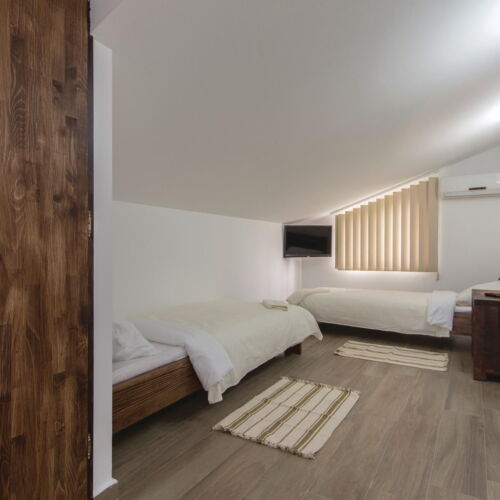 Casă de vară pentru 8 pers. (se inchirieaza doar integral)