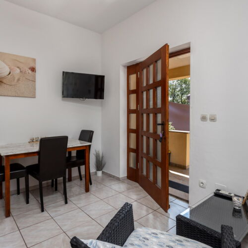 Apartament pentru 3 pers. (se inchirieaza doar integral)