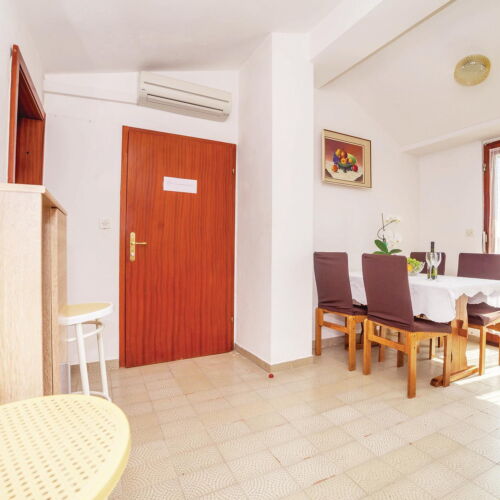 Apartament pentru 4 pers. (se inchirieaza doar integral)