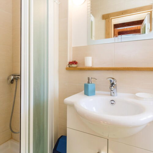 Apartament pentru 2 pers. (se inchirieaza doar integral)