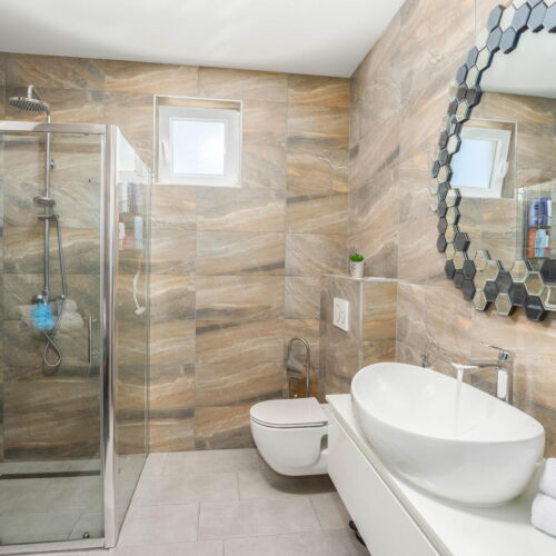 Apartament pentru 6 pers. (se inchirieaza doar integral)