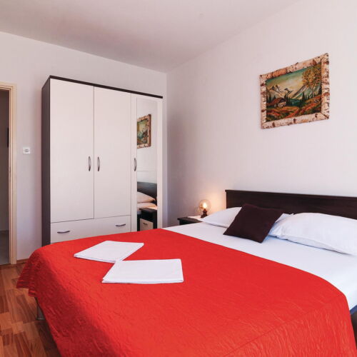 Apartament pentru 4 pers. (se inchirieaza doar integral)