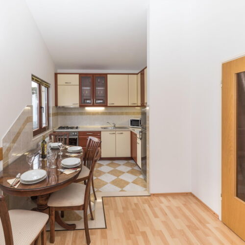 Casă de vară pentru 8 pers. (se inchirieaza doar integral)