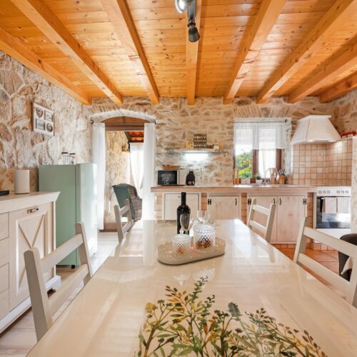 Casă de vară pentru 5 pers. (se inchirieaza doar integral)