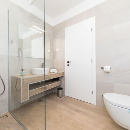 Casă de vară pentru 10 pers. (se inchirieaza doar integral)