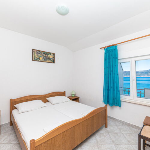 Apartament pentru 5 pers. (se inchirieaza doar integral)